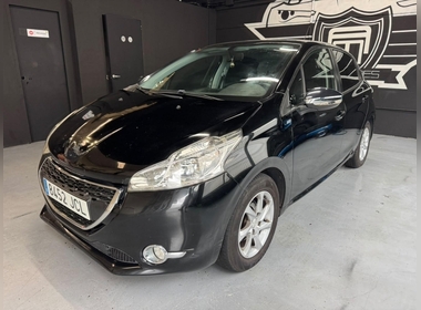 Peugeot - 208